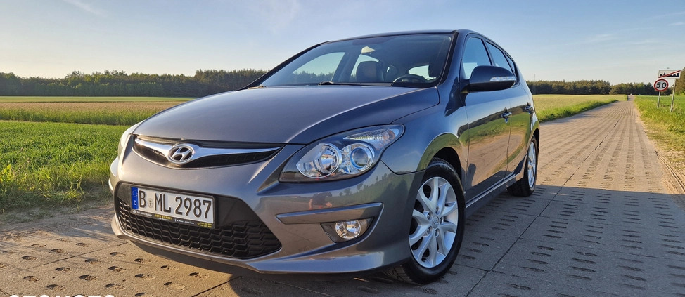 Hyundai I30 cena 20900 przebieg: 181000, rok produkcji 2011 z Bytów małe 781